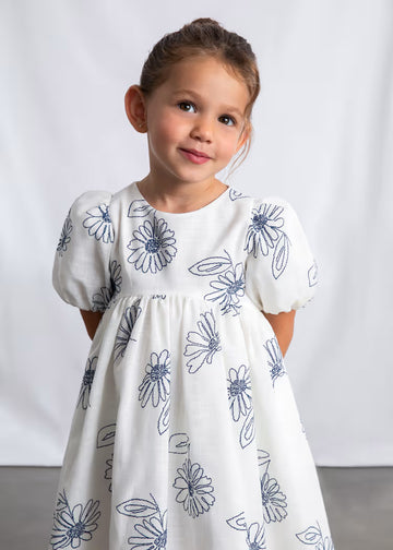 Mayoral suknelė pūstomis rankovėmis .