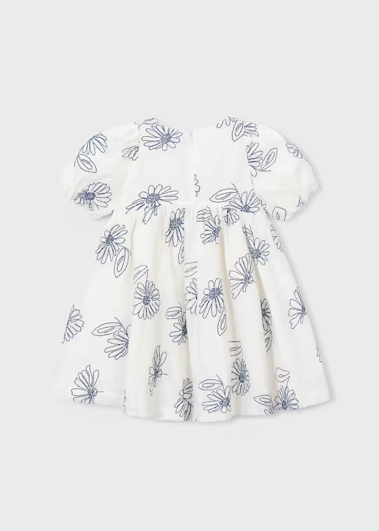 Mayoral suknelė pūstomis rankovėmis .